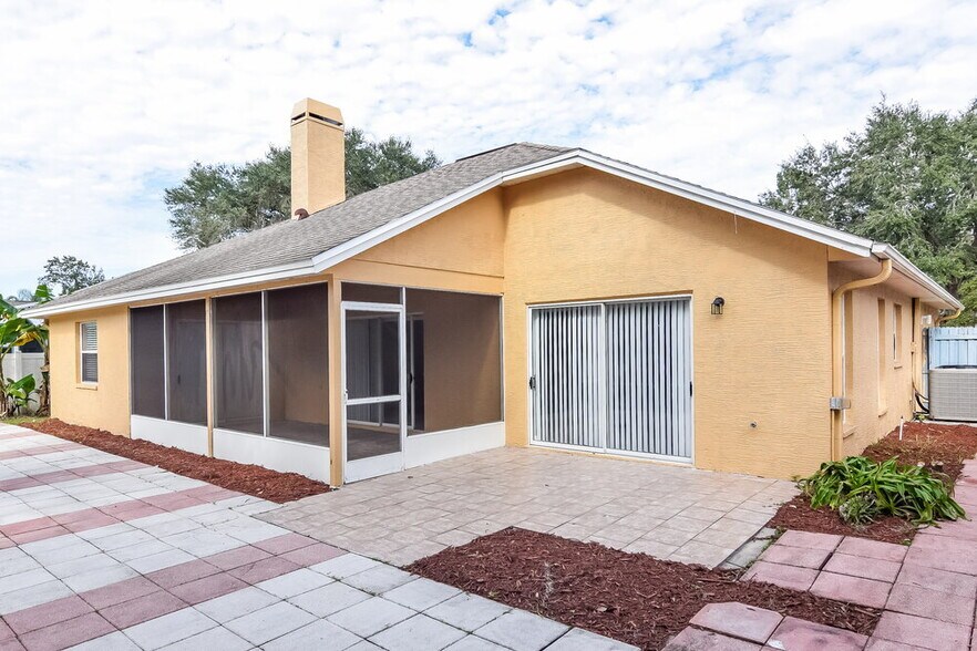 Building Photo - 24146 Cross Ln