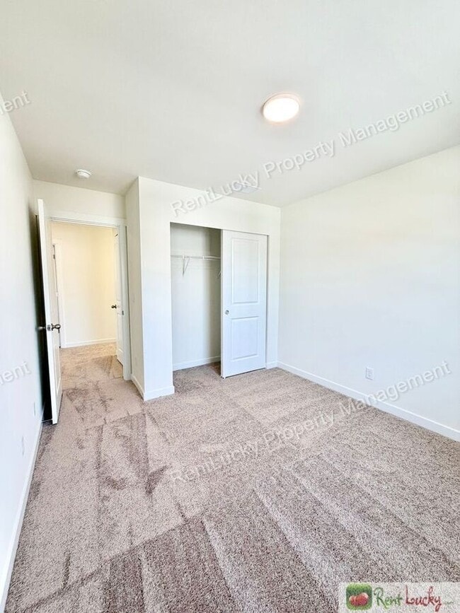 Building Photo - 17106 126th St Ct E