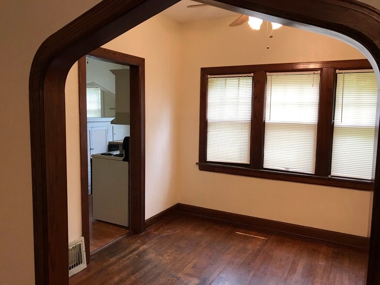 Building Photo - 3626 East 1st Street North