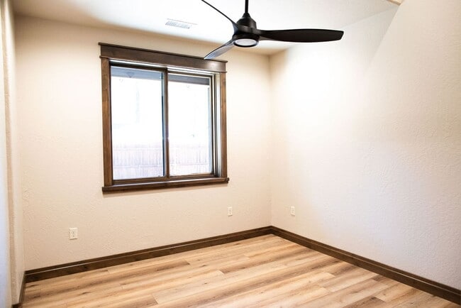 Building Photo - Beautiful 5 Bedroom Flagstaff Home