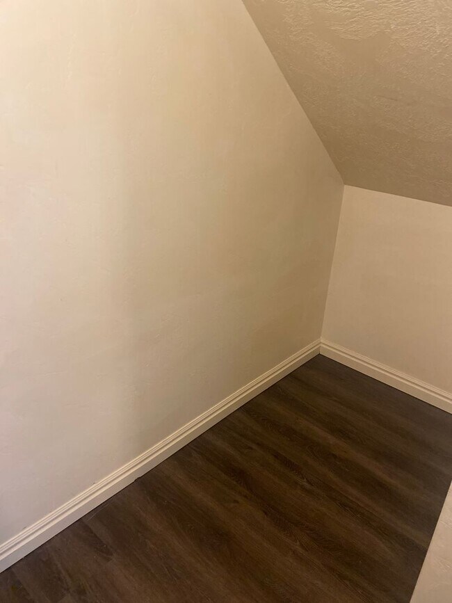 Building Photo - 577 N 100 E