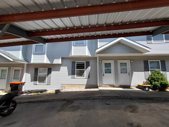 Building Photo - 20305 Skyview Dr