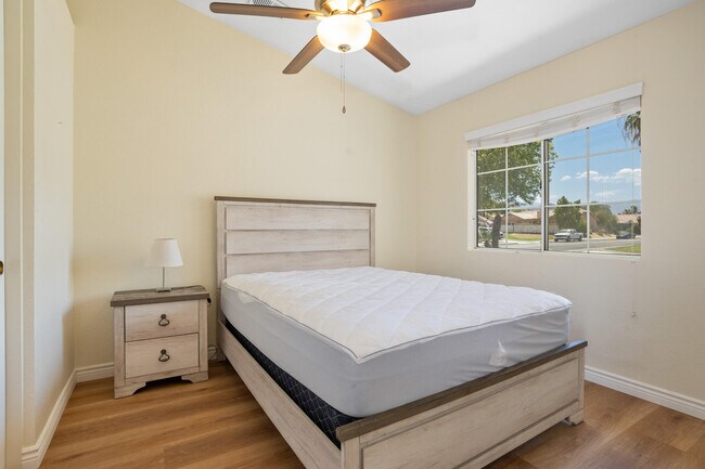 Building Photo - 44210 Mariposa Ct