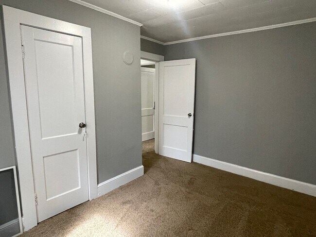 Building Photo - 383