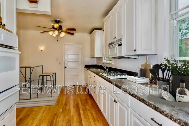 Building Photo - 867 N Ogden St