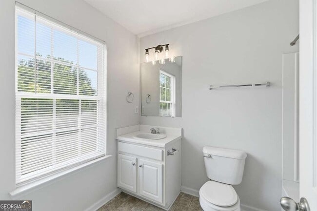 Building Photo - 6710 Stoneleigh Way