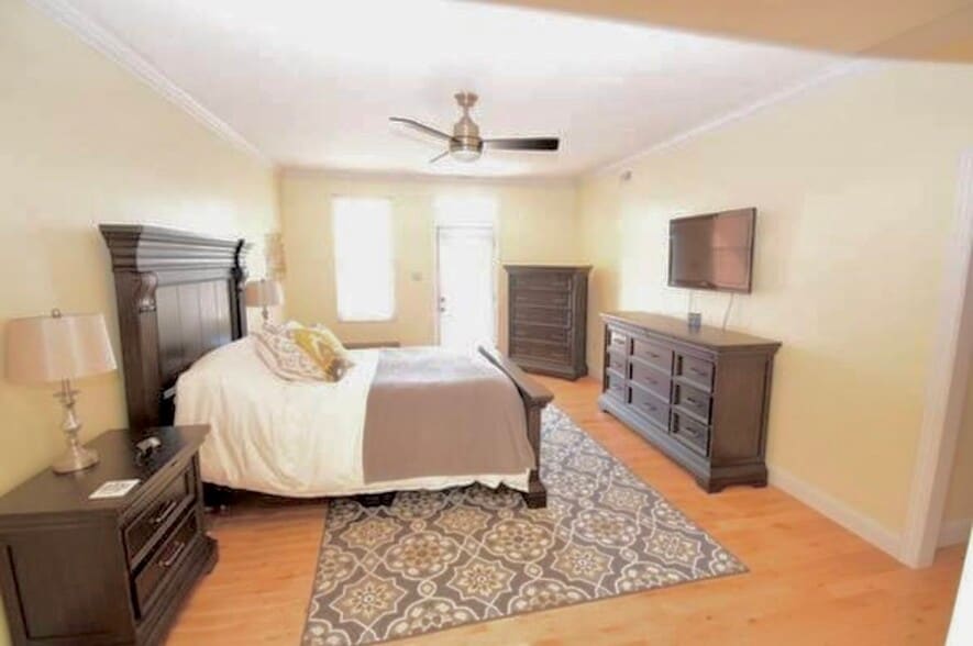 Building Photo - 4376 Olive St