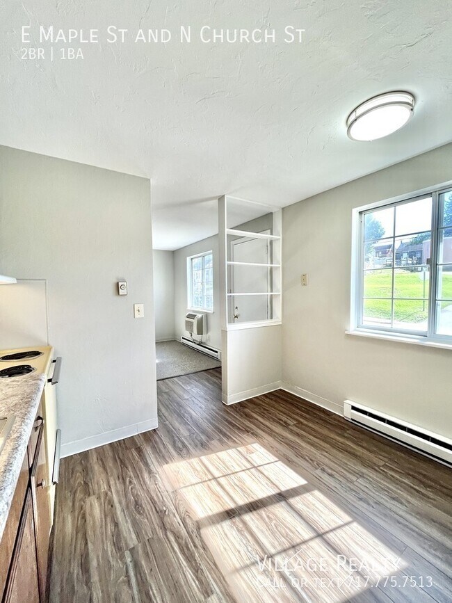 Building Photo - 361 E Maple St