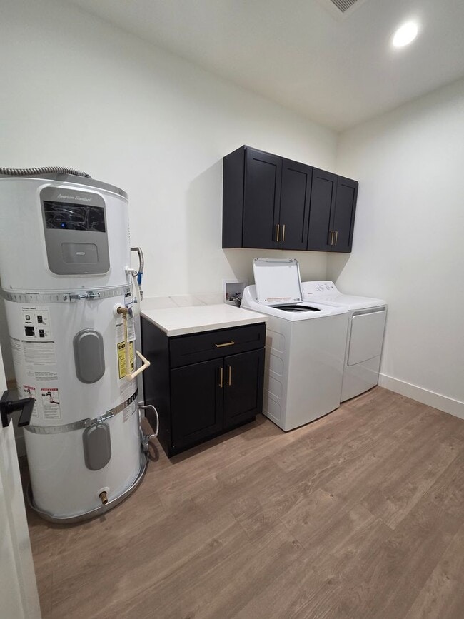 Building Photo - Brand New Build on Old Alturas - ALL Electric with City of Redding Solar!