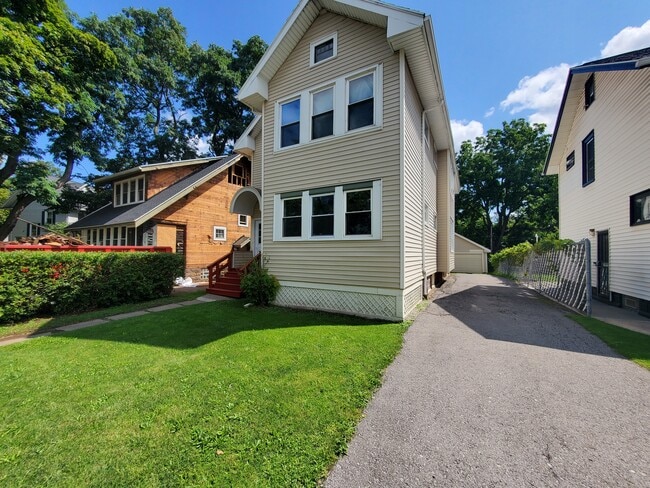 Building Photo - 142-144 Ohio St