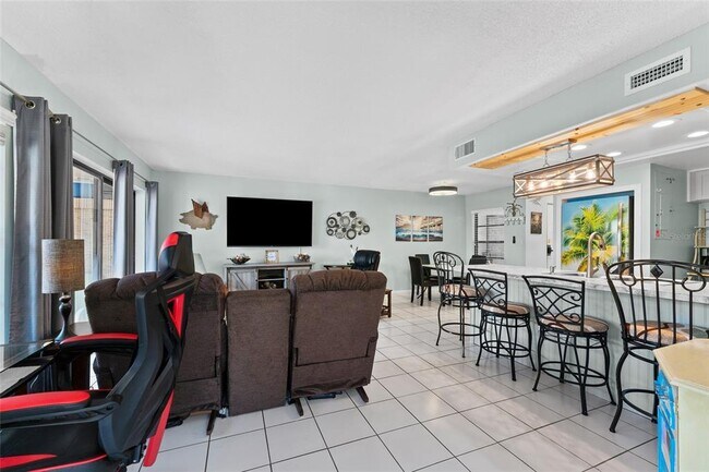 Building Photo - 2571 Cyprus Dr