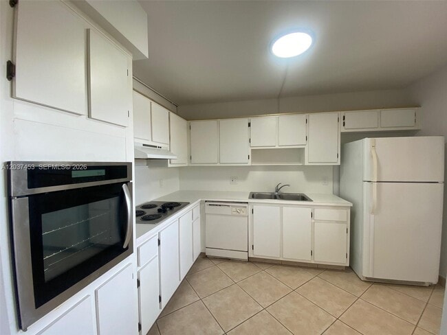 Building Photo - 369 Lakeview Dr