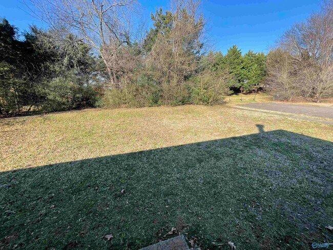Building Photo - 100 Medicine Bend Ct