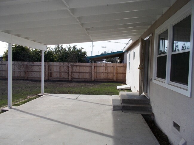 Building Photo - 2126 E Normal Ave