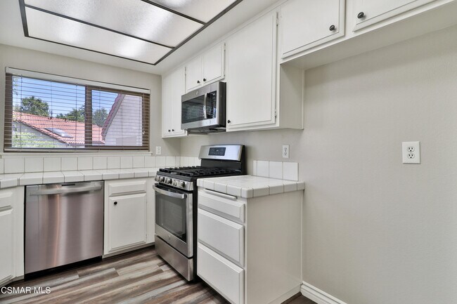 Building Photo - 3162 Darby St