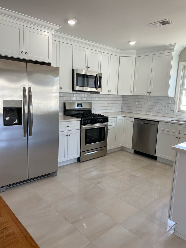 Building Photo - 464 Chestnut St