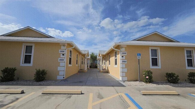 Building Photo - 1986 Mississippi Ave