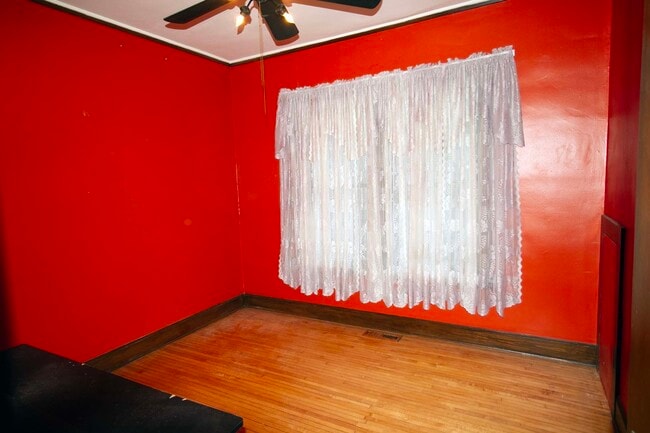 Building Photo - 510 N Raynor Ave