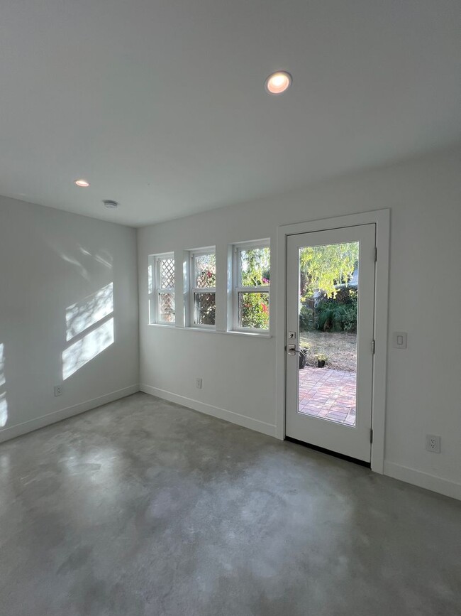 Building Photo - New Build 1 bed 1 bath ADU in Wilshire Square