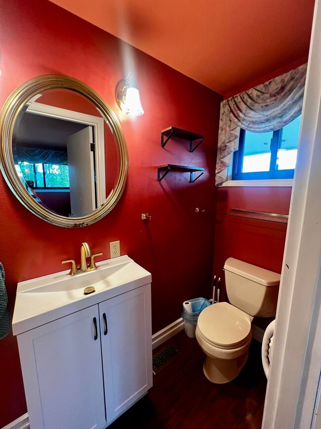 Building Photo - 4079 Saltspring Dr