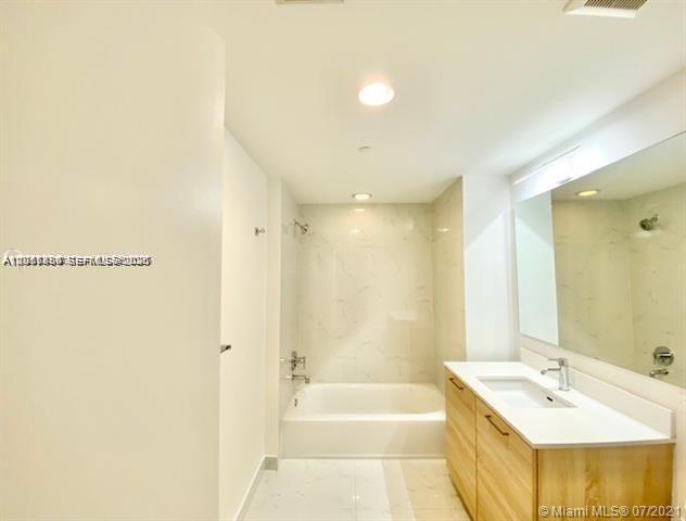Building Photo - 16385 Biscayne Blvd