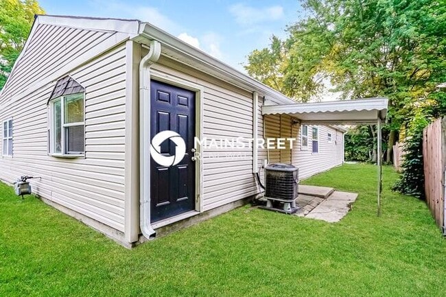 Building Photo - 3 Bedroom Pet-Friendly Home in Indianapoli...