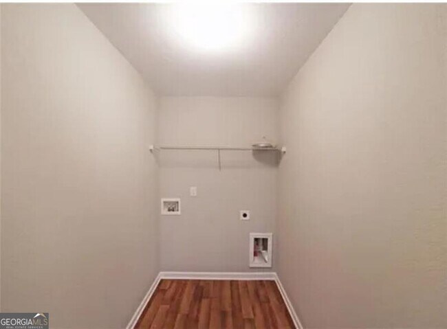 Building Photo - 677 Holly Springs Ct