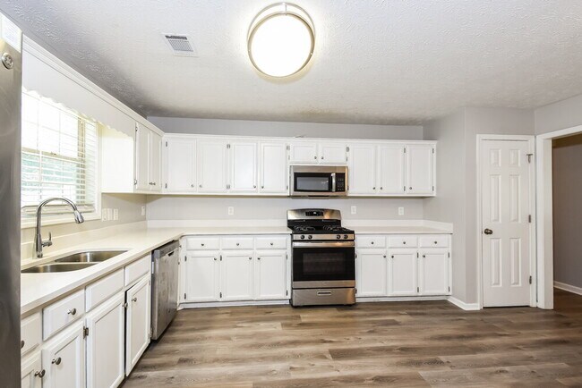 Building Photo - 680 Josh Ln