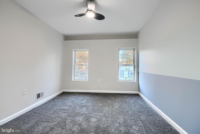 Building Photo - 1127 Sargeant St