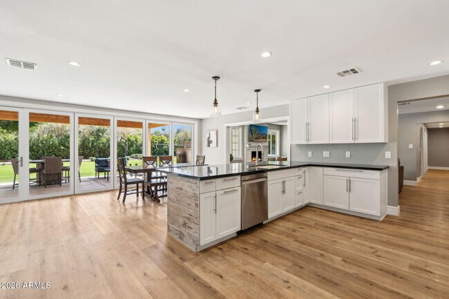 Building Photo - 5339 E Osborn Rd