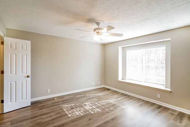 Building Photo - 114 Northlake Dr