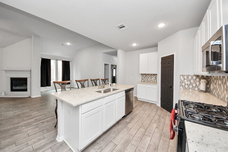 Building Photo - 14718 Black Rail Dr