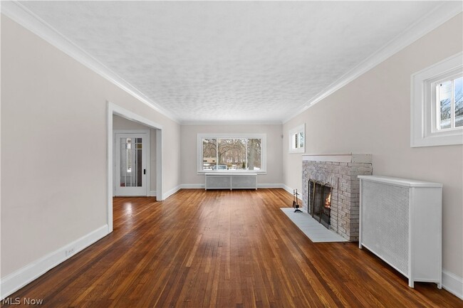 Building Photo - 867 East Blvd