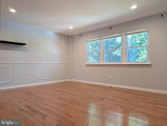 Primary Photo - 3525 Nottingham Ln