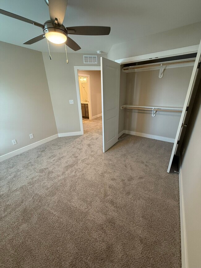 Building Photo - 8534 Kickapoo St