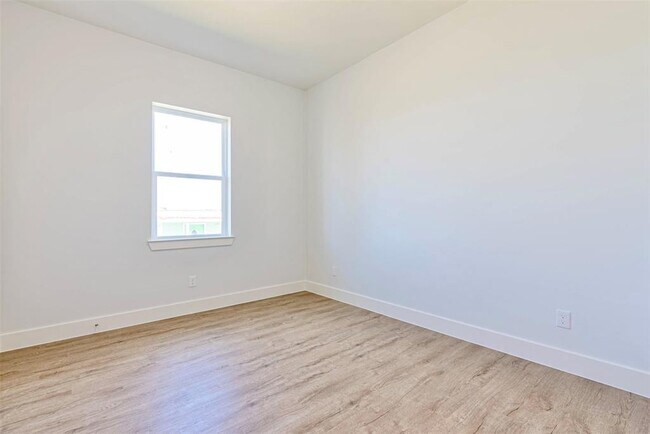 Building Photo - 4206 Mason Dr