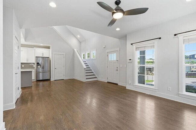 Building Photo - 1224 Bessie Ave