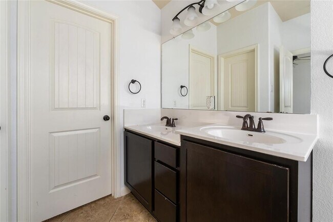 Building Photo - 17716 Linkhill Dr