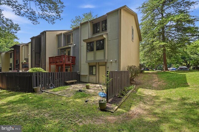 Building Photo - 2242 Cartwright Pl