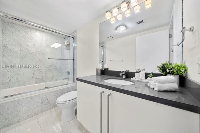 Building Photo - 226 Ocean Dr