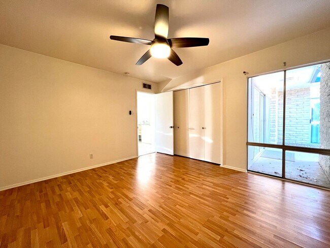 Building Photo - Arcadia-Biltmore area apartment -- MOVE IN...