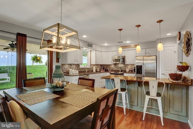 Building Photo - 127 Mountainview Dr