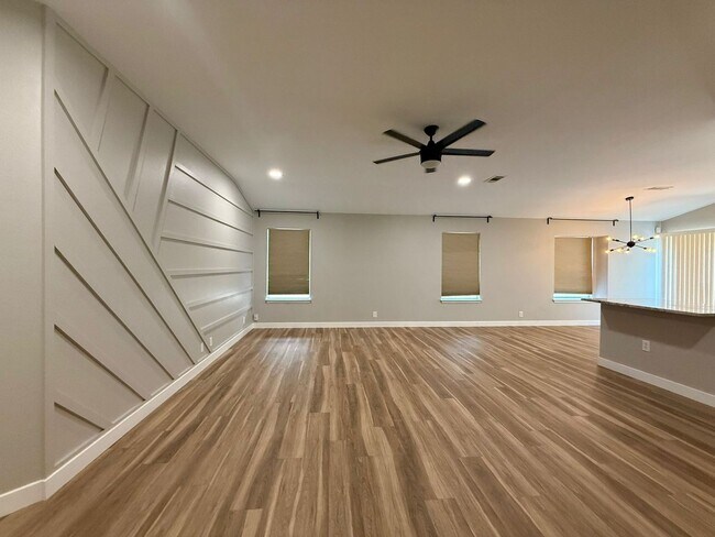 Building Photo - 1031 Bobcat Crk, San Antonio, TX 78251