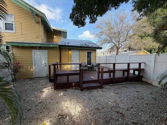 Building Photo - 201 S Swinton Ave