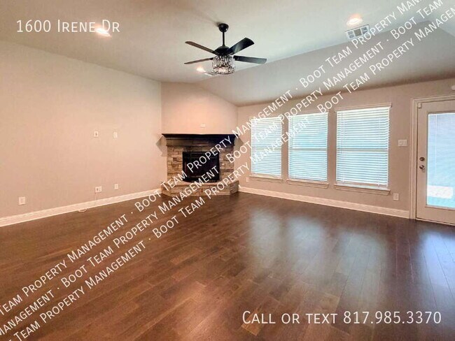 Building Photo - 1600 Irene Dr