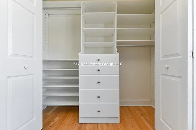 Building Photo - 168 Newton St