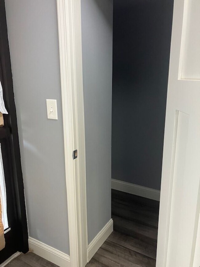 Building Photo - Store Front Available in Downtown Miamisburg