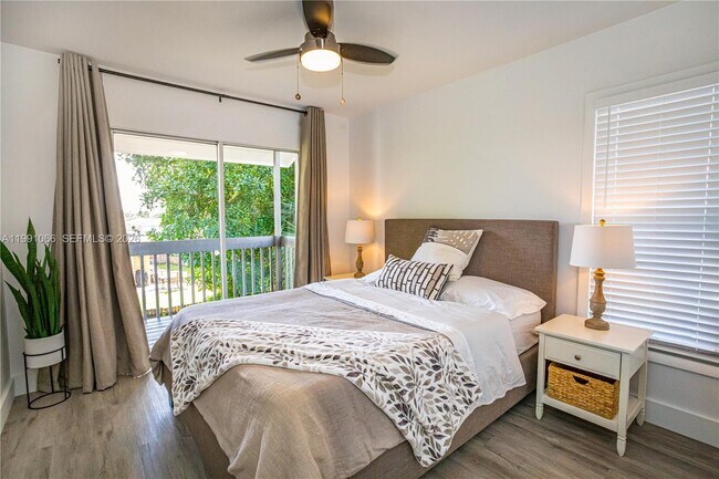 Building Photo - 9341 Green Meadows Way