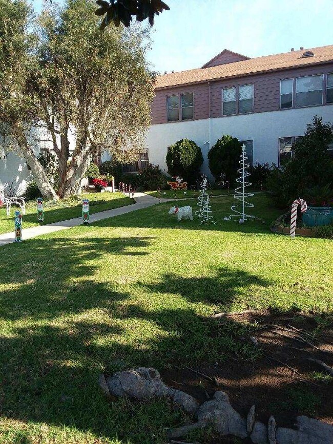 8382 Dunbarton Ave 8382 Dunbarton Ave Los Angeles CA 90045