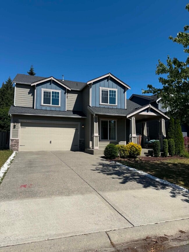 Building Photo - 15550 Chad Dr SE